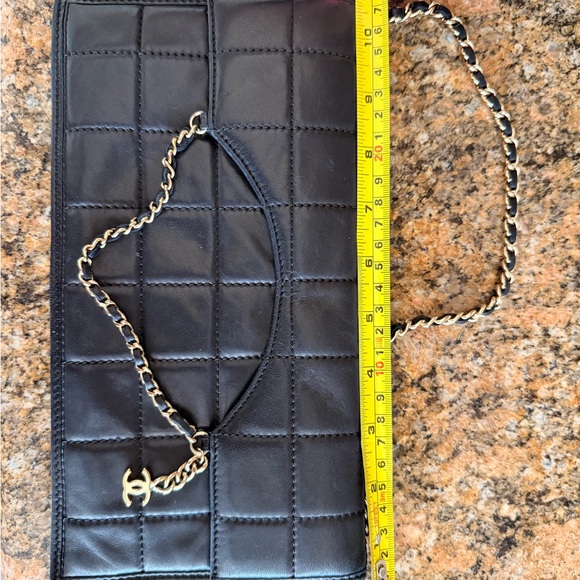 CHANEL Black Quilted Clutch with Chain Detail. Shoulder Bag. - Picture 12 of 12